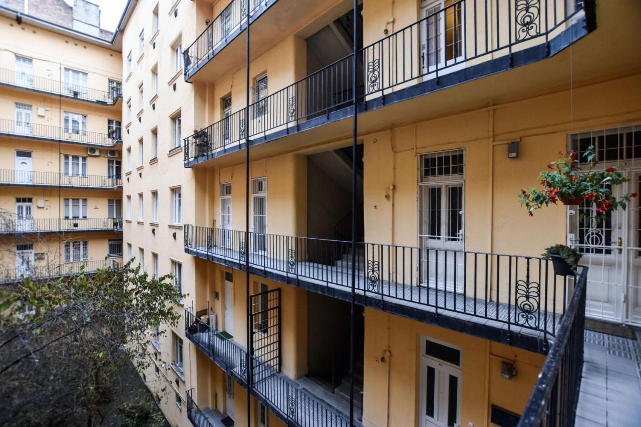 Riverside Apartment In Downtown Budapeste Exterior foto