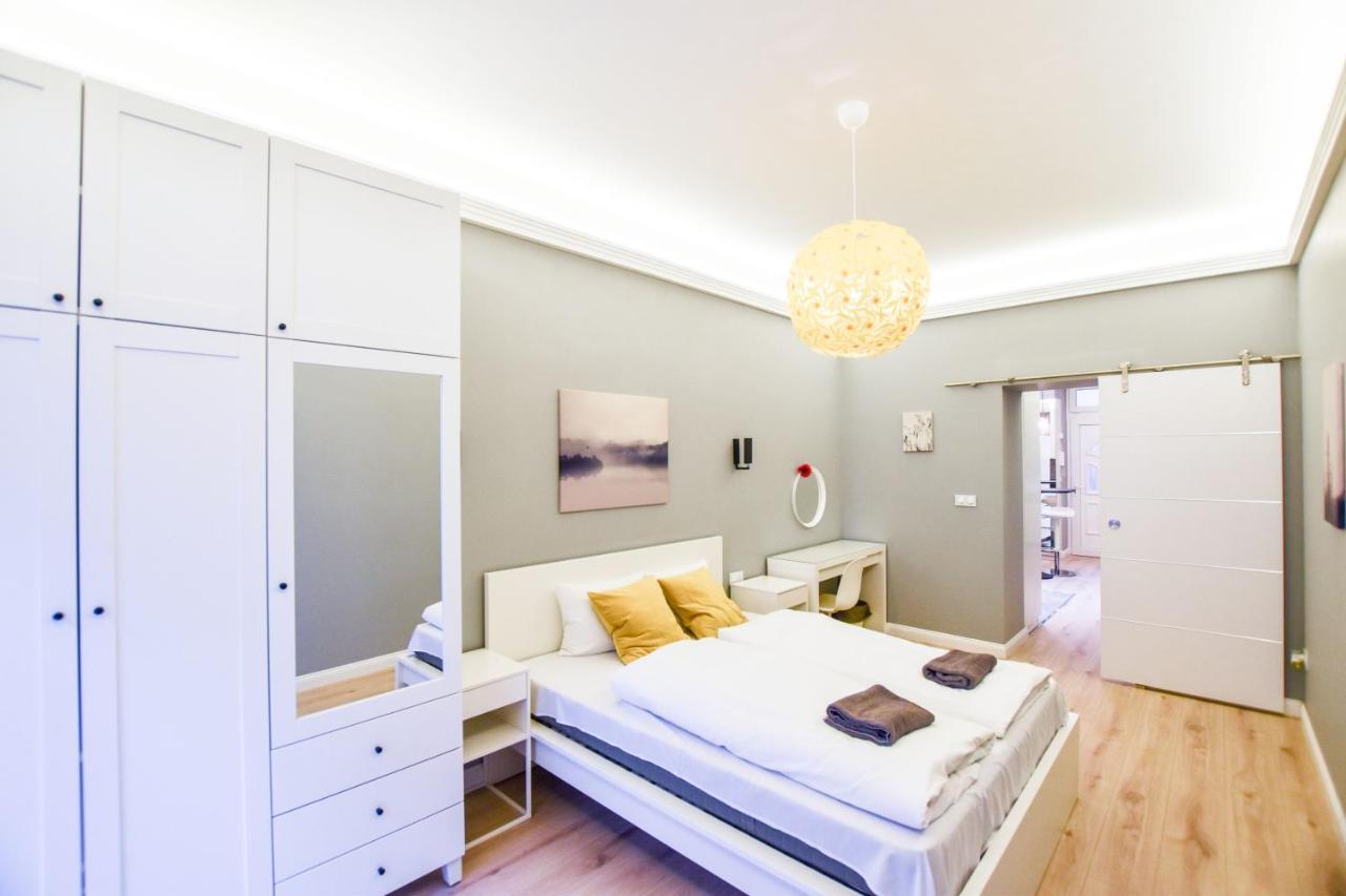 Riverside Apartment In Downtown Budapeste Exterior foto